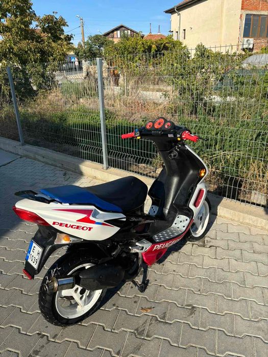 Скутер  Peugeot speed fight
