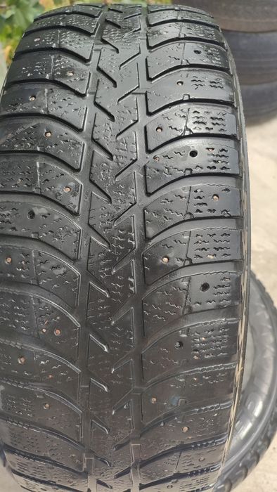 Продам резину зима 215/65/16