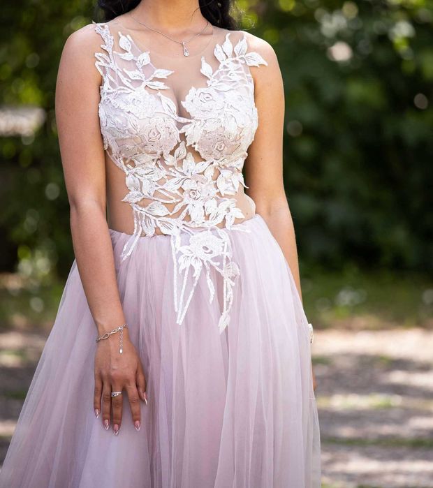 Абитуриентска рокля