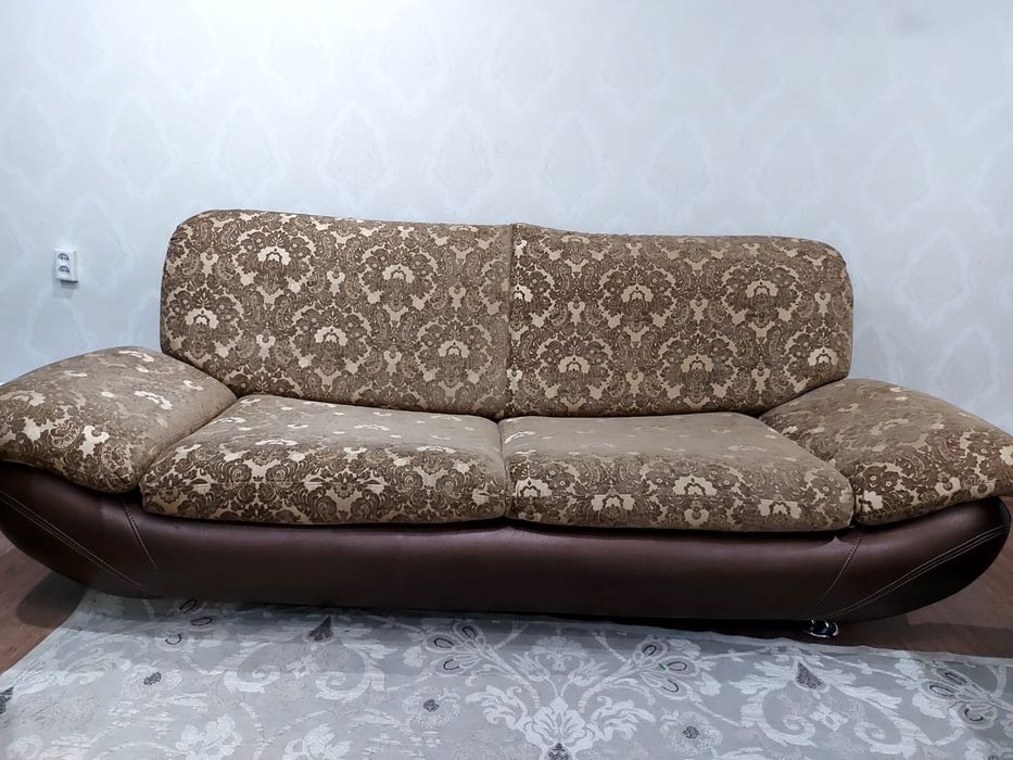 Продам срочно диван двойка