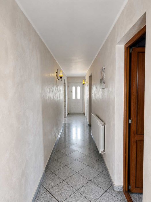 Casa spatioasa cu teren de 2450m2