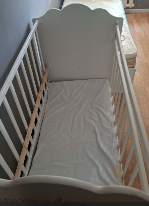 Срочно!!!Манеж цвет белый