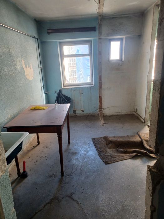 Vând Apartament 3 camere