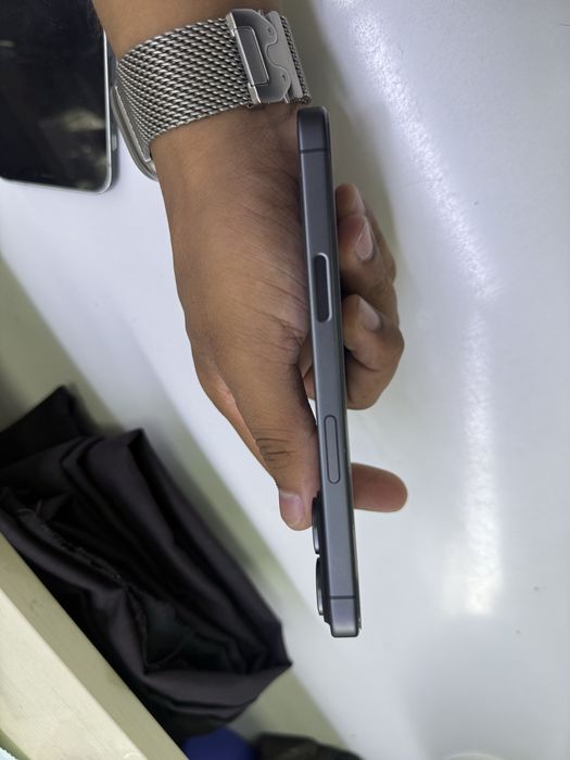 Apple 17 qora 256GB