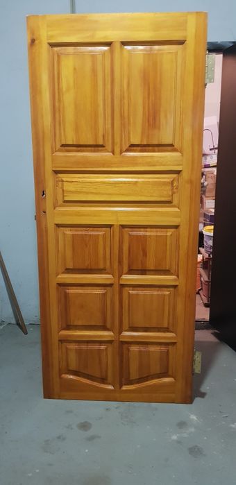 Продам филёнчатую дверь, сосна