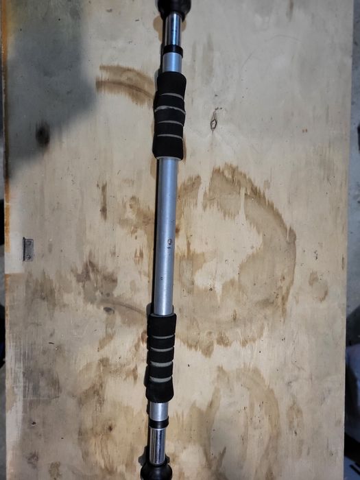 Турник дверной. Распорный.