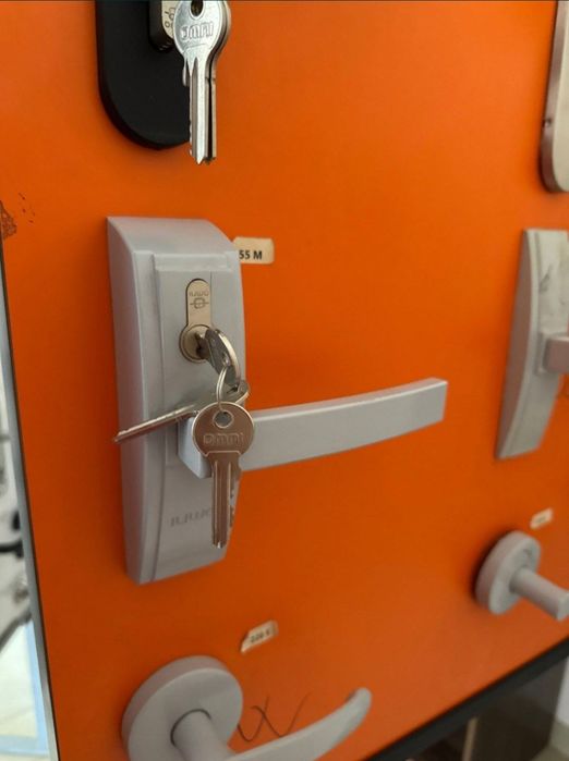 Противопожарная двери EI 60/90 сертифицирована.