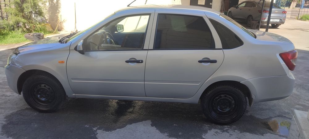 Продам Лада гранта 2013 года