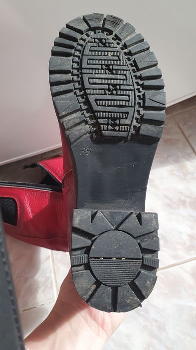 Червени ботуши, естествена кожа, номер 38