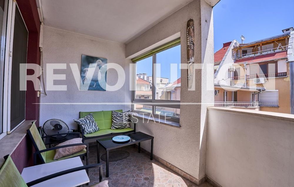 Дава се под наем Четиристаен апартамент в Пловдив, Кършияка - 145 кв.м за 700 € - Снимка #16