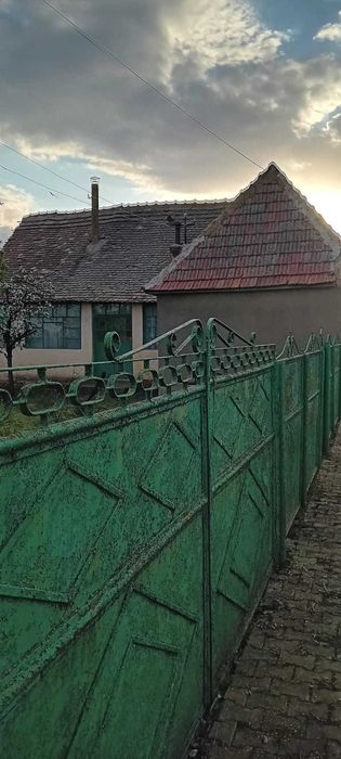 Casa de vanzare cu teren, comuna Livezile