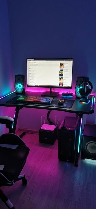 AMD 3950X + 32GB RAM + SSD 750 GB + monitor 27 INCH , scaun gaming etc