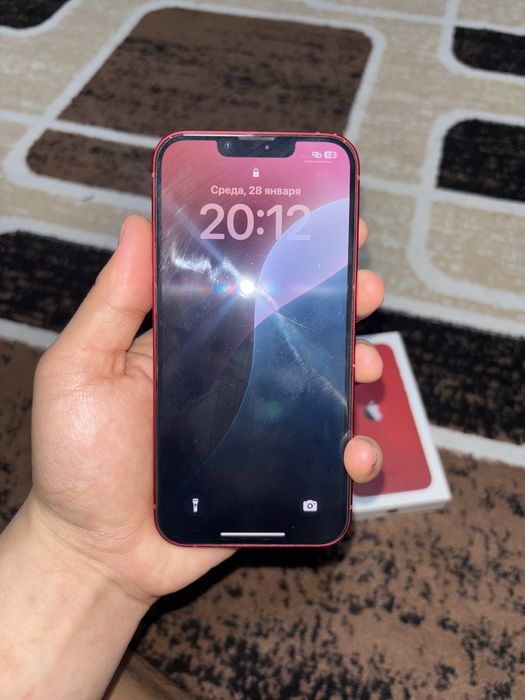 Iphone 13 в красном цвете