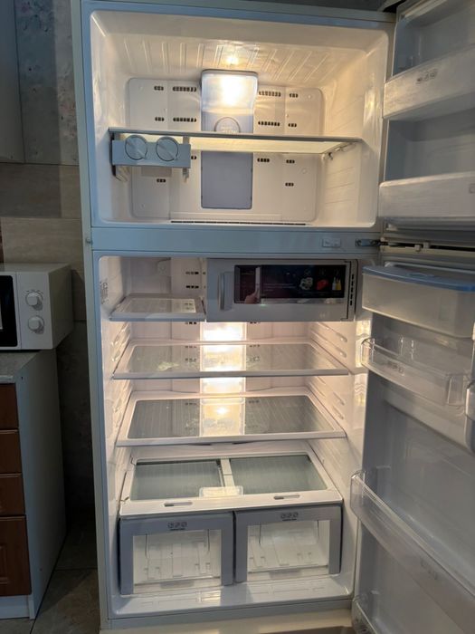 холодильник Самсунг  в рабочем состояний