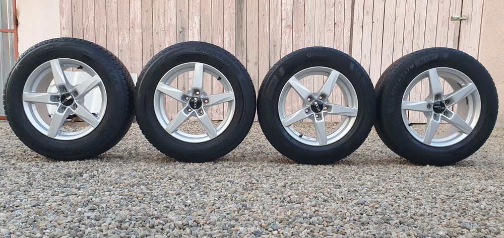 Jante aliaj  cu cauciucuri de iarna .215.65.16. .5x112.