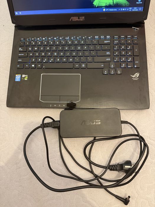 Геймърски лаптоп ASUS ROG G750