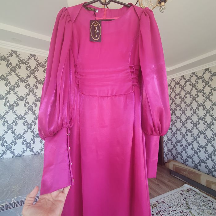 Продается новая вечерняя платья