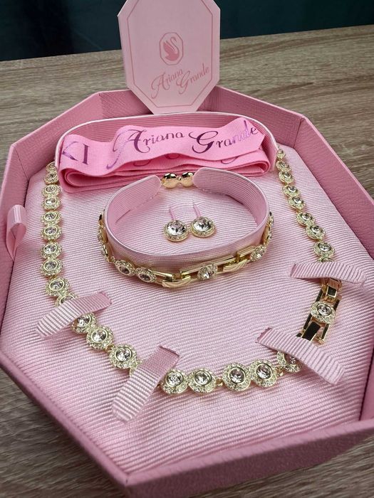 Set Bijuterii Swarovski Ariana Grande-Colier, Brățară și Cercei