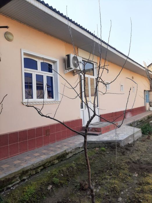 Toshkent viloyat Oqqo'rg'on tumanida RTZ mahallada uy sotiladi
