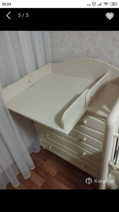 Манеж и тумбочка