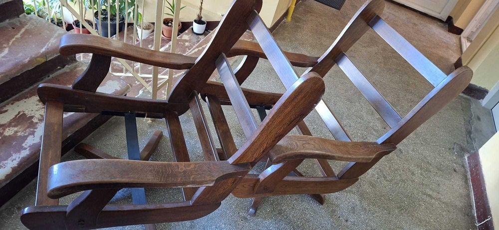 Fotoliu rotativ cu schelet de lemn si perne confortabile