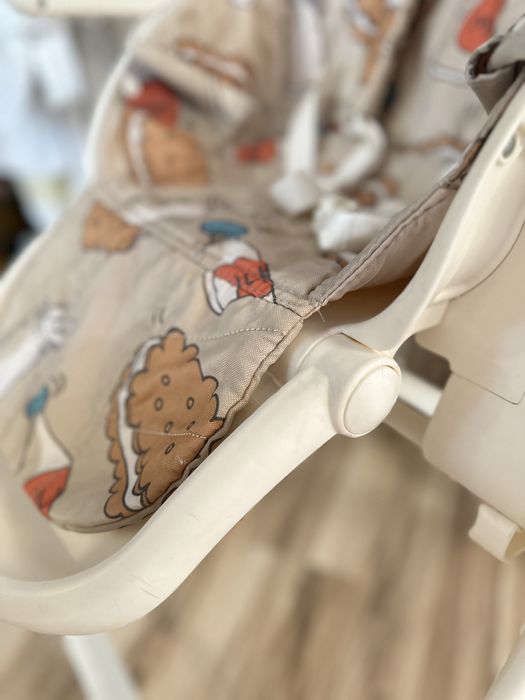 Стульчик для кормления Happy Baby Berny Basic