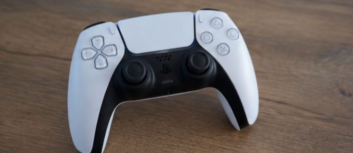 Vând PlayStation 5 1000 GB