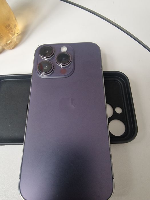 Продавам iphone 14 pro