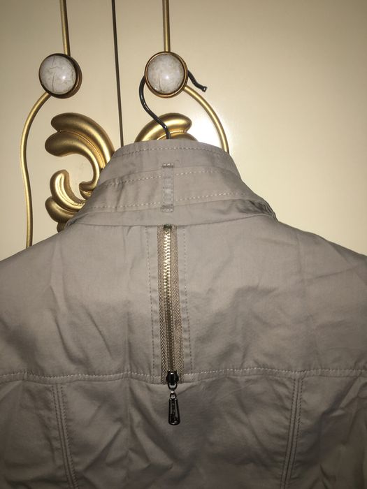 Плащовка костюм бежевый цвет