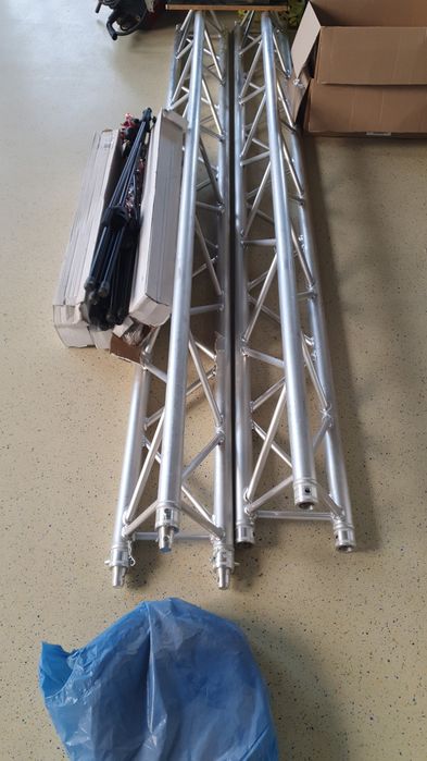 Schela lumini lasere