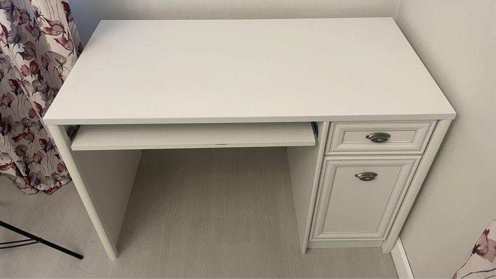 Писменный стол Гербор