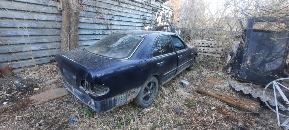 Продам Мерседес 210