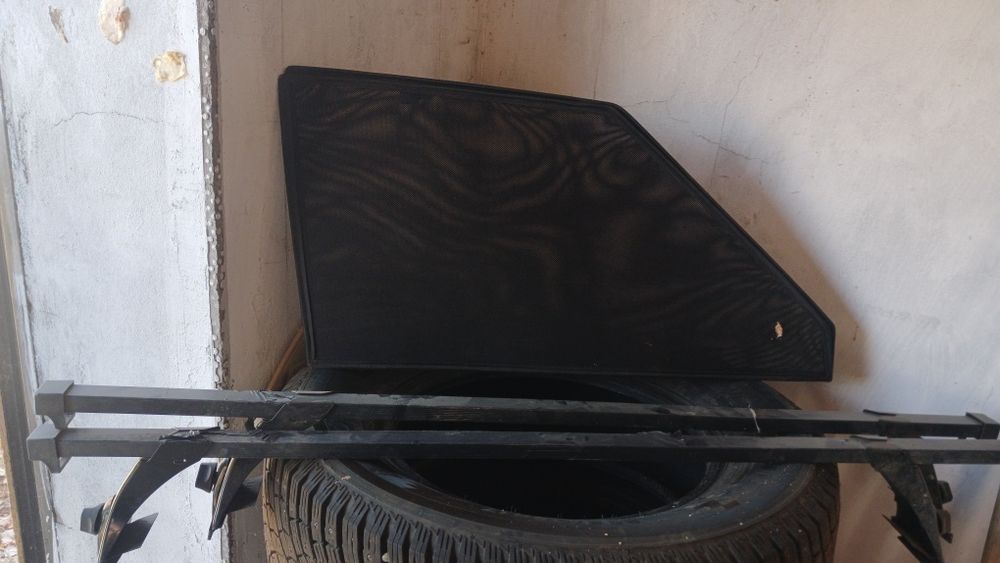 Срочно продам  сетка для окно на 2114