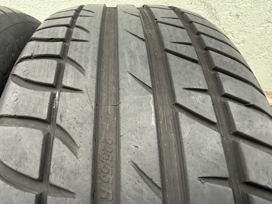 2бр 225/55/16 на 6мм  с 22дот