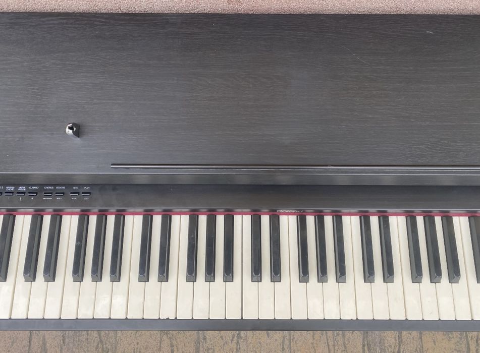 Roland HP 1700 pian digital