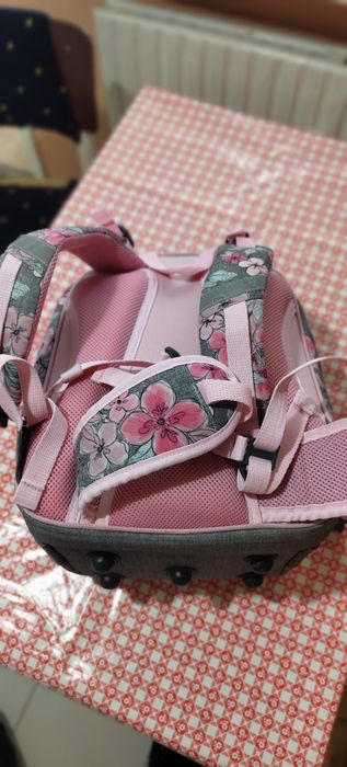 Продавам раница Belmil