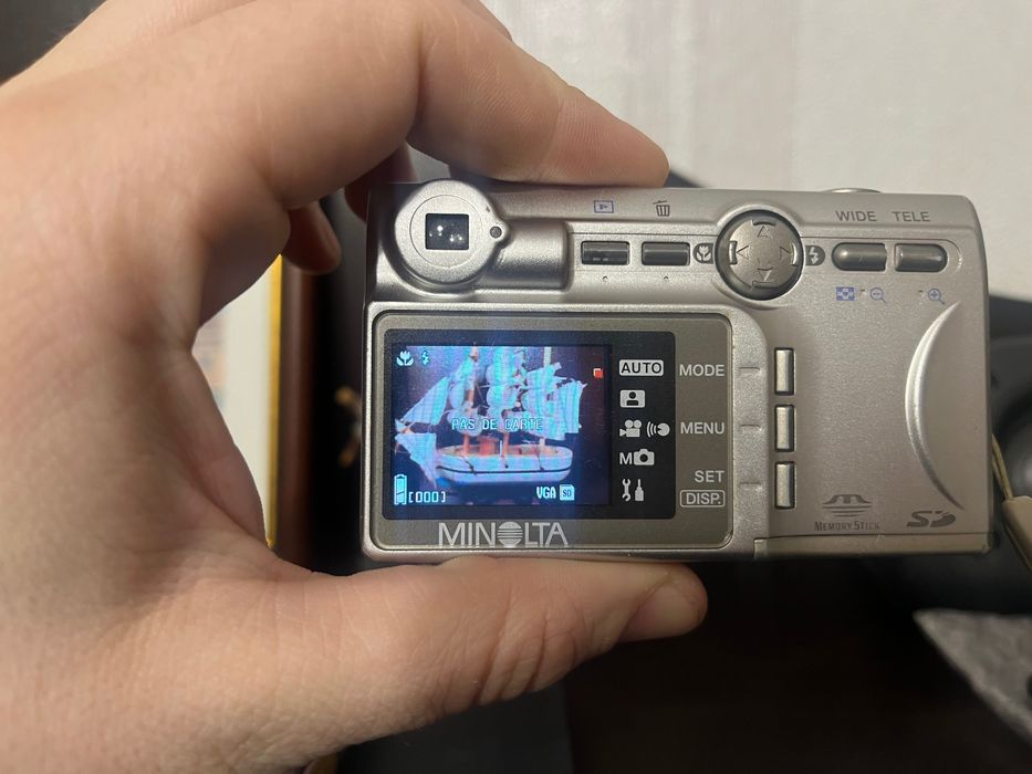 Minolta Dimage G400 цифров фотоапарат