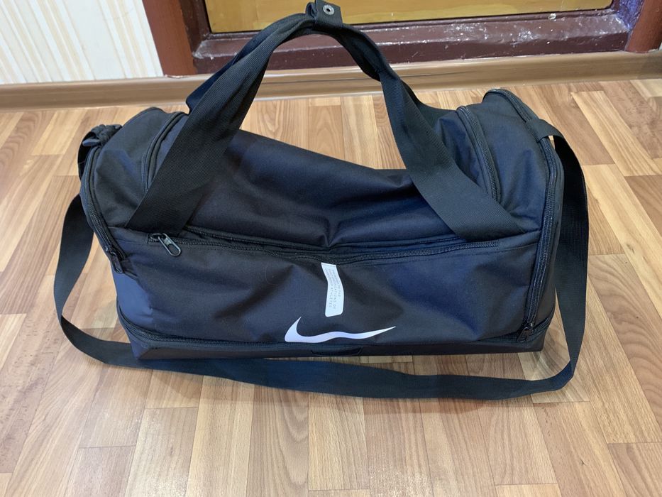 Рюкзак Nike оригинал , новый , удобный .