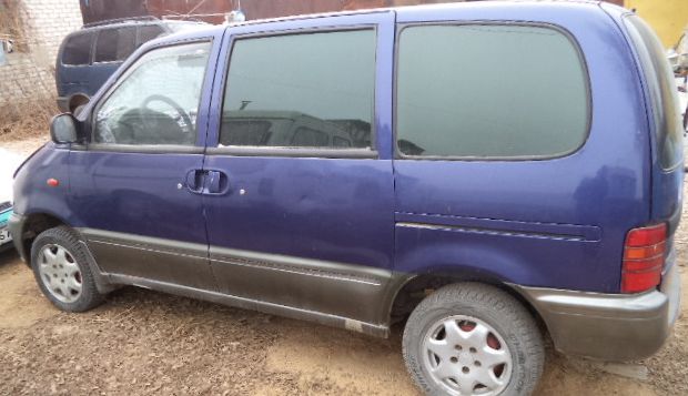 ОБМЕН Ниссан Серена минивен 7 мест все опции,98 год,синий металлик