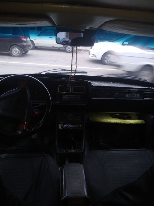 Yaxshi narxda moshina yaxshi holada