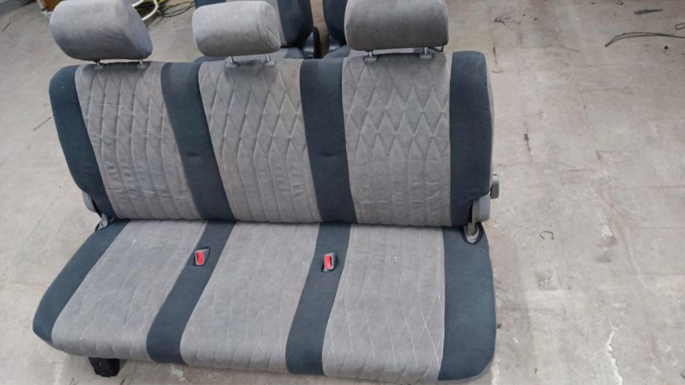 Продам сиденья для автомобиля ланд крузер 105