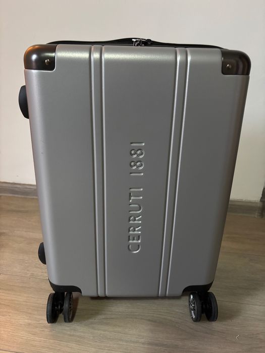 Луксозен малък куфар с колелца - CERRUTI 1881 NTT516B