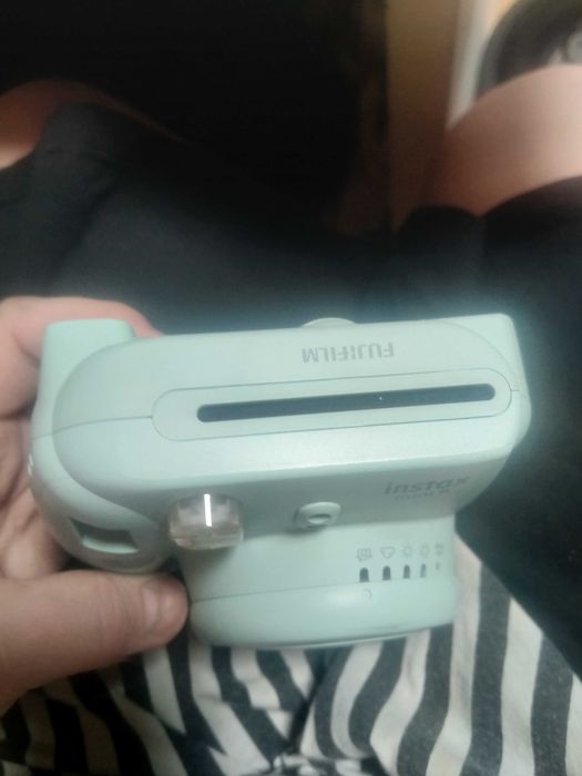 Продам полароид почти новый