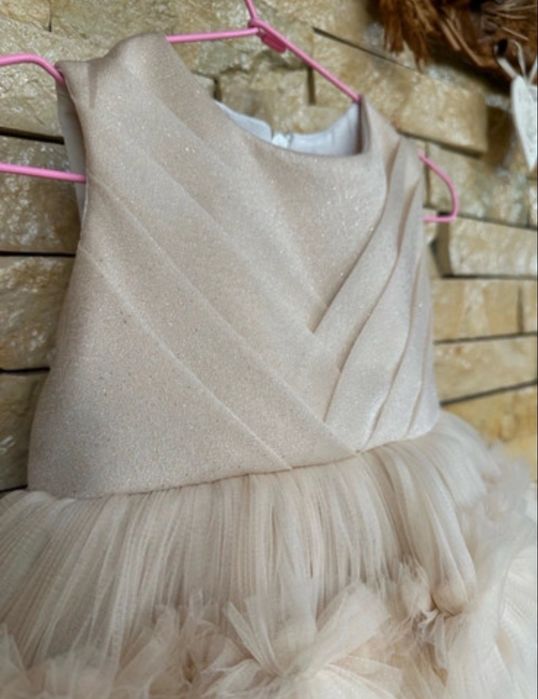 Rochie beige cu fir auriu Lugu 92cm. Anne Bebe