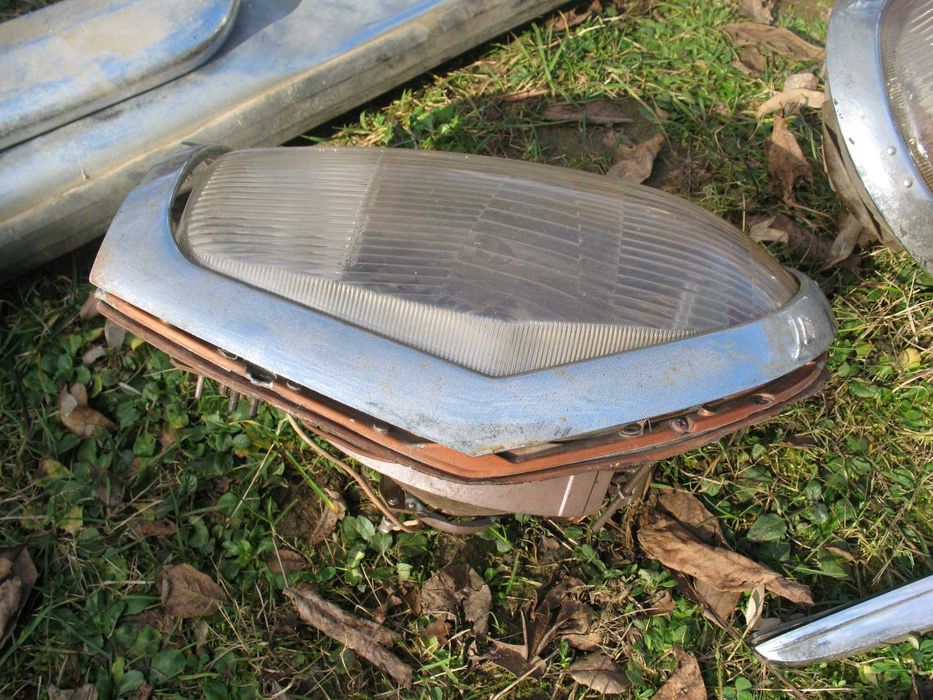 Mercedes W111/W115- оригинални брони и фарове.