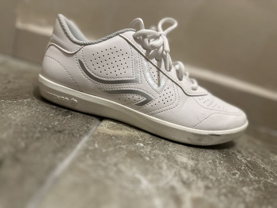 Бели кецове/маратонки Decathlon