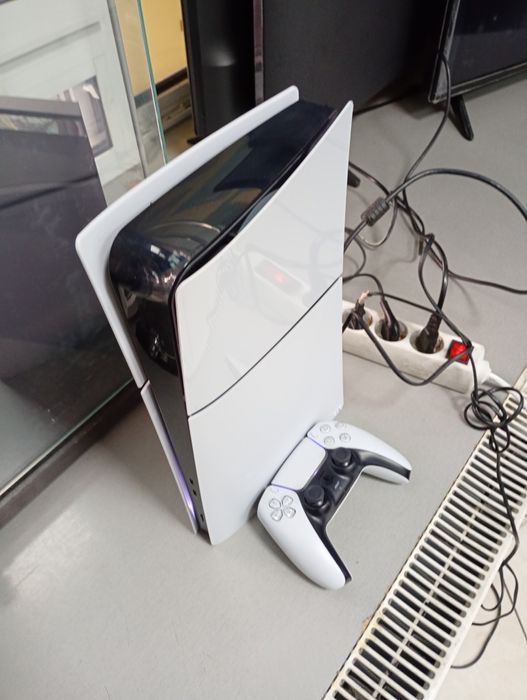 PS 5 slim all digital /ssd 1Tb