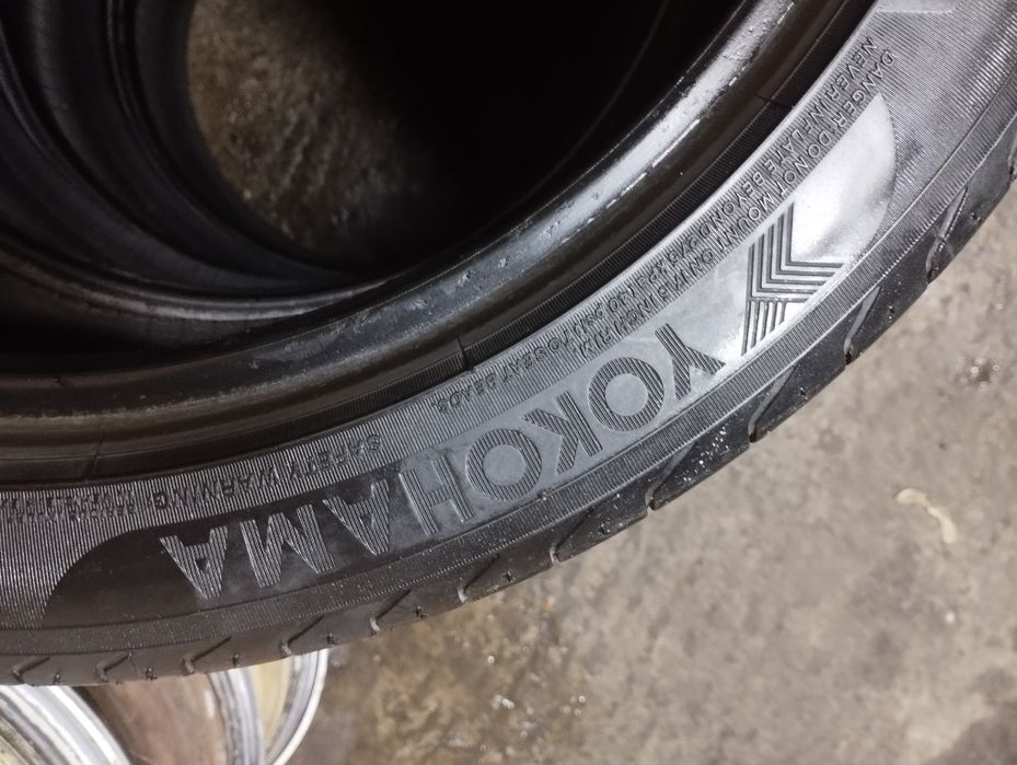 YOKOHAMA Advan Sport