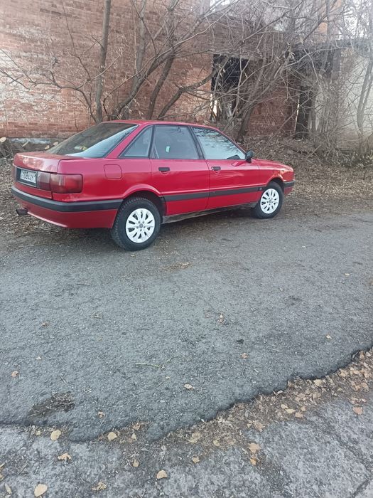Машина АУДИ 80 ,механика