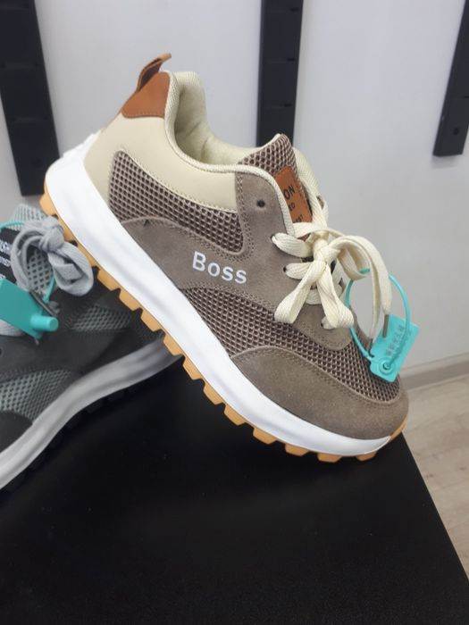 Optim narxda oyoq kiyimlar Vetnam